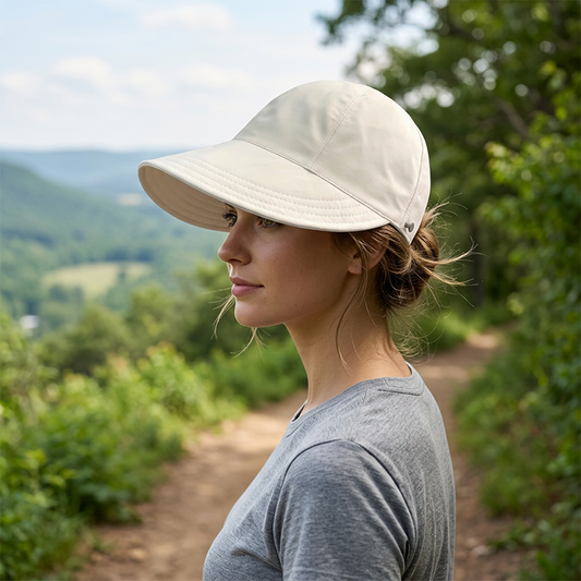 👒☀️ 50% KORTING! Alsof je een parasol opvouwt die aan je hoofd blijft plakken! UPF 50+, nekflap, en hij past in je handtas – nooit meer verbranden.